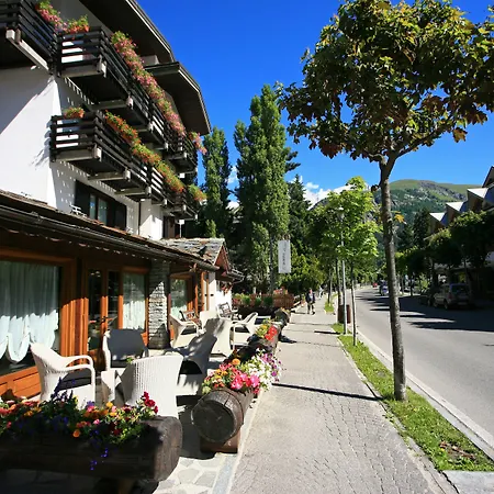 Hotel Les Jumeaux 3*