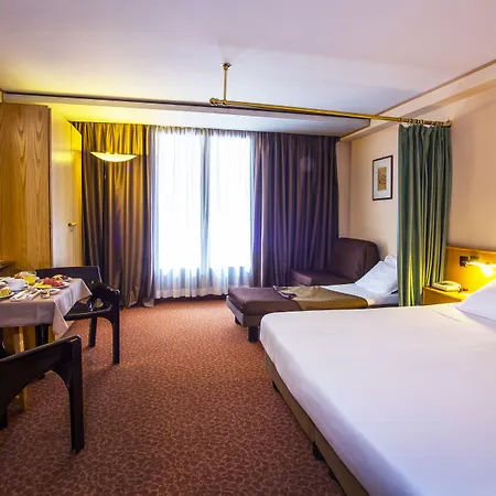 居美奥克斯库马耶酒店 3*