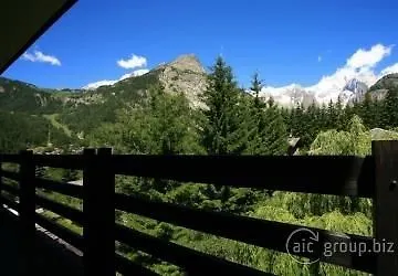 Hotel Les Jumeaux 3*